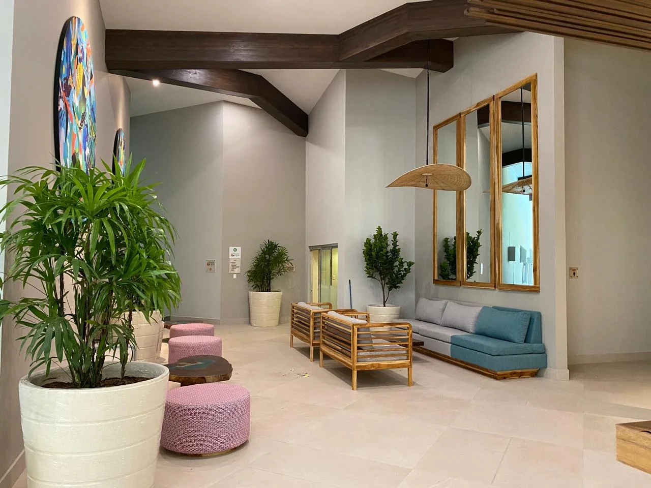 Proyecto Recepción Hotel Fiesta - Comercial